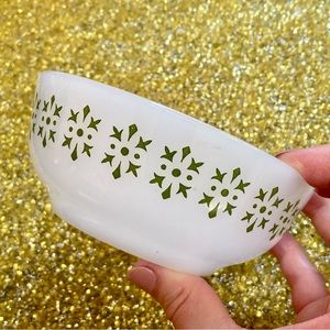 😻 3 for $13 5 inch Diameter Milk Glass Bowl
